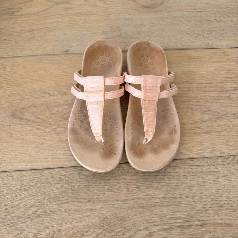 Vionic Elvia Pink Thong Orthopedic Sandals